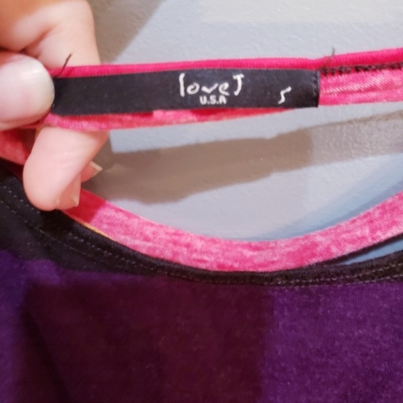 💜 3 for $18 or 5 for $25 💜 Love J Shredded striped crop top - Picture 4 of 4